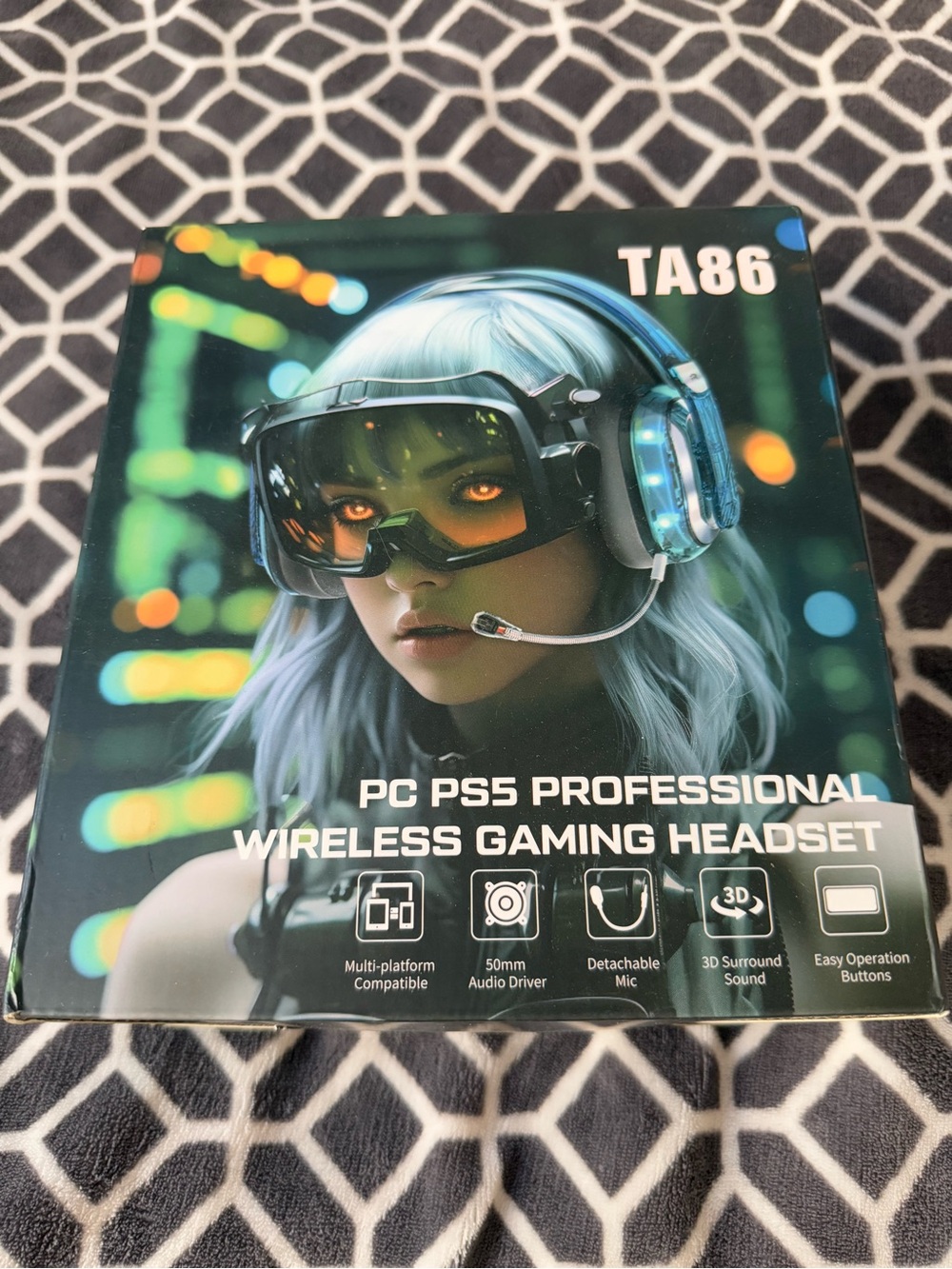 TA86 Wireless RF Gaming Headset White/Clear Surround Sound Detachable Boom Mic